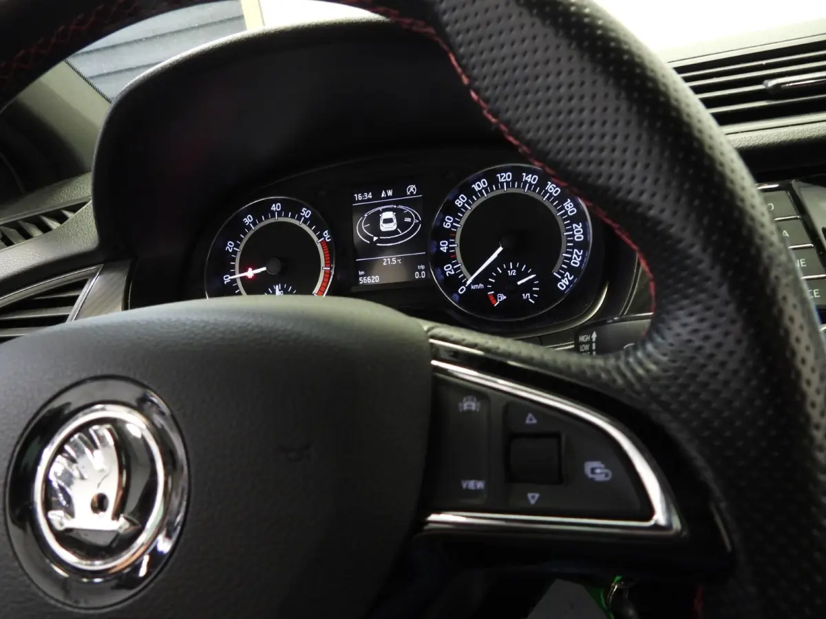 1.0 TSI Monte Carlo NAVI/CLIMA/CRUISE/PDC/17"LMV!