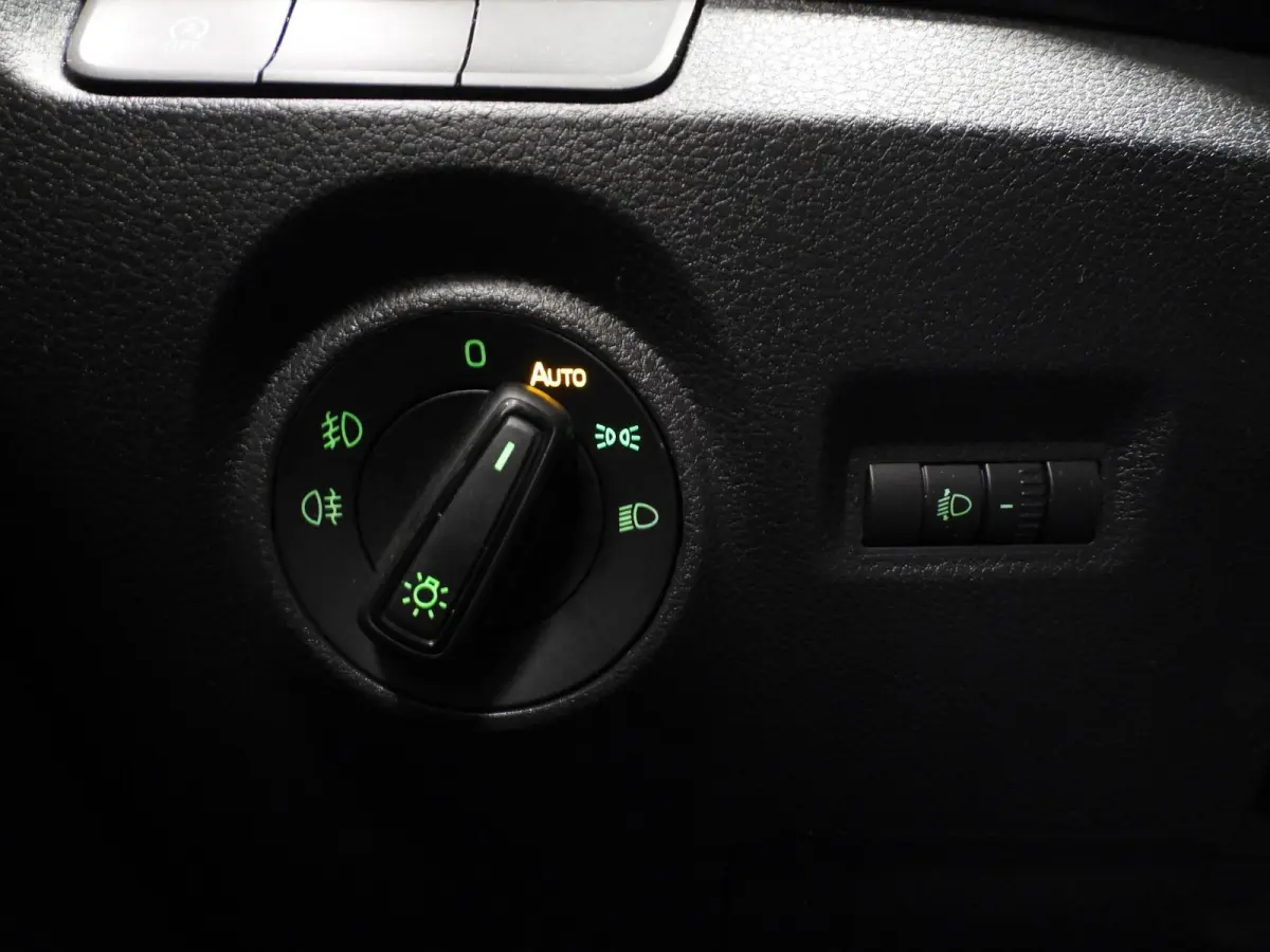 1.0 TSI Monte Carlo NAVI/CLIMA/CRUISE/PDC/17"LMV!