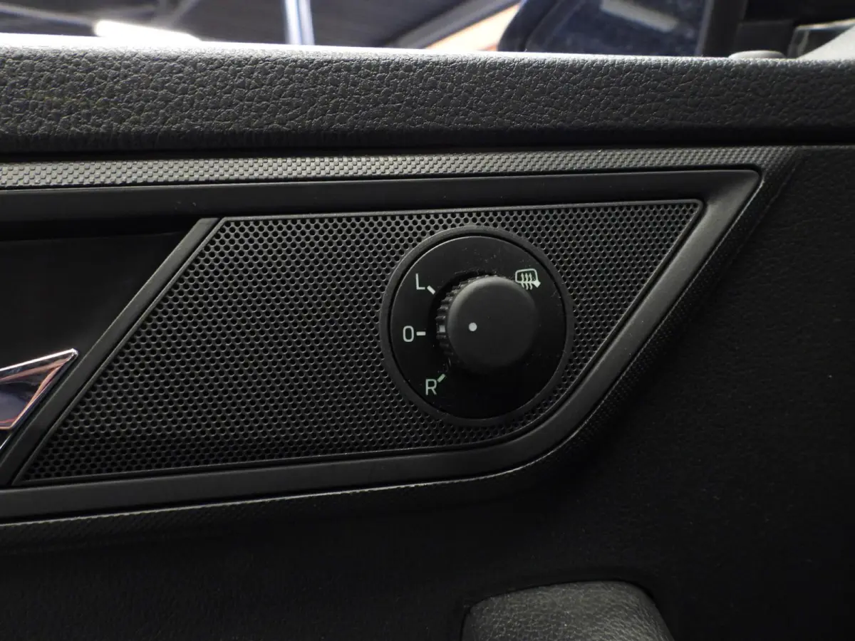 1.0 TSI Monte Carlo NAVI/CLIMA/CRUISE/PDC/17"LMV!