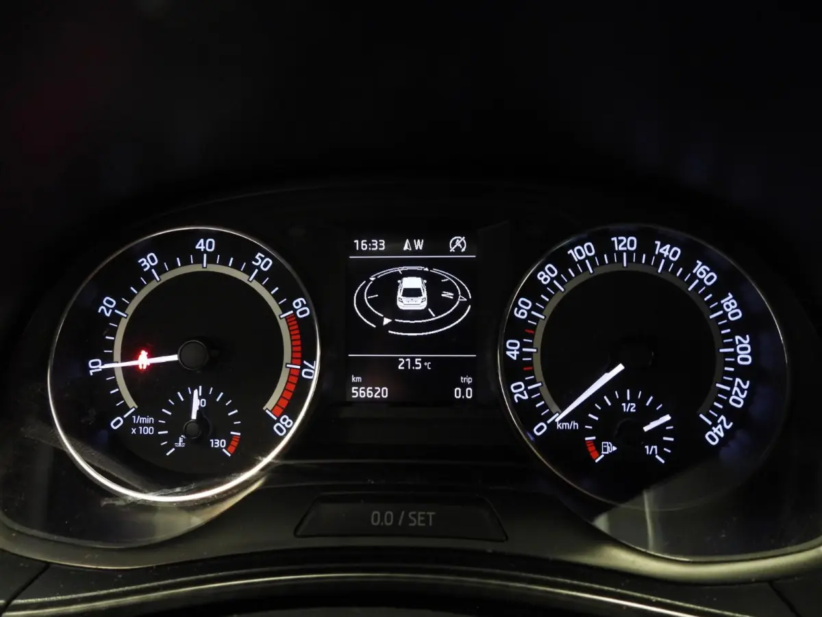 1.0 TSI Monte Carlo NAVI/CLIMA/CRUISE/PDC/17"LMV!