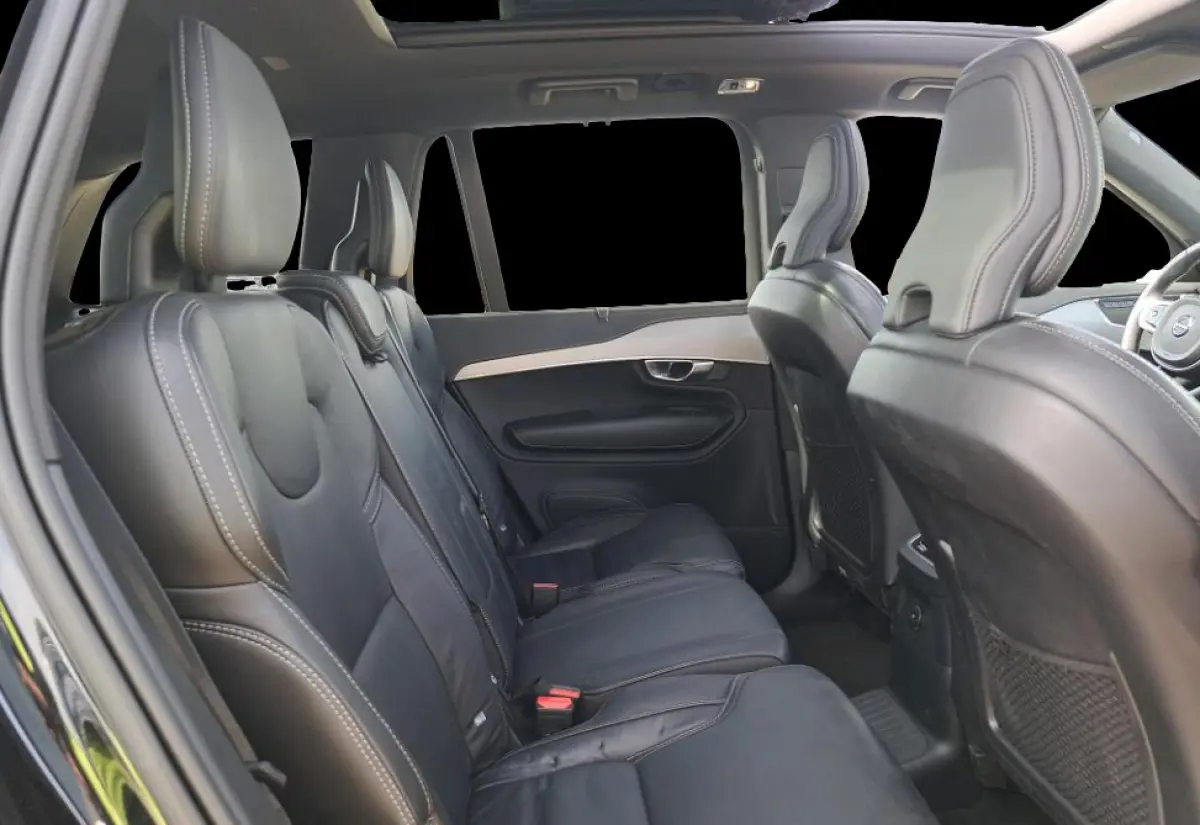 2.0 T8 Recharge AWD R-Design Luchtvering - Panoramadak - Adaptieve Cruise Control - Getinte Ruiten - Zongordijnen  - Elektrisch verstelbare/verwarmde stoelen - Visual Park Assist -