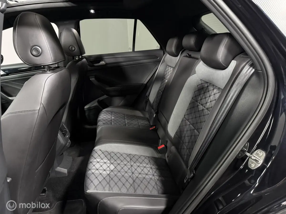 1.5 TSI DSG R-LINE | PANO | TREKH. | BLACK