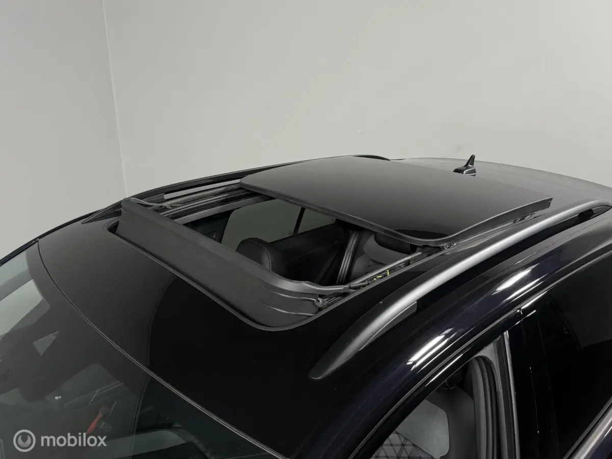1.5 TSI DSG R-LINE | PANO | TREKH. | BLACK