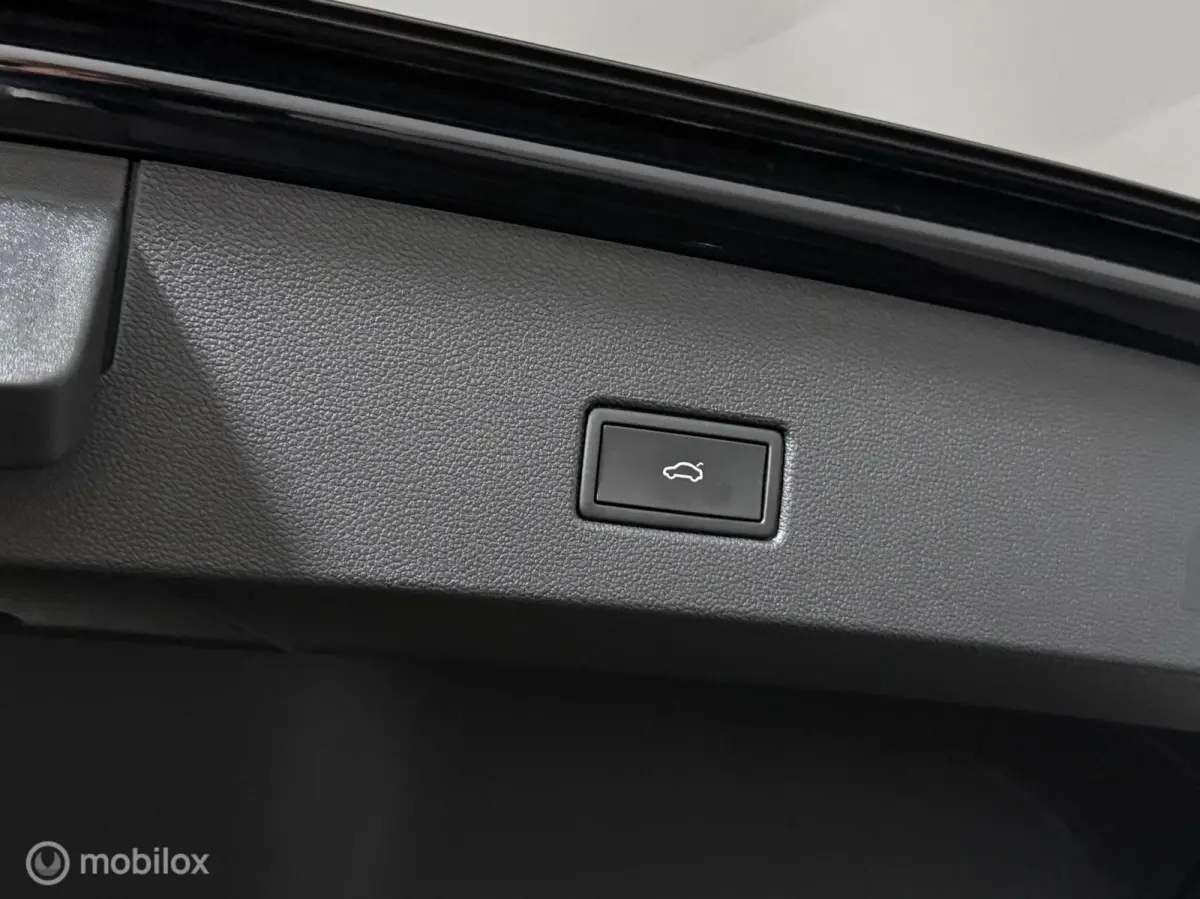 1.5 TSI DSG R-LINE | PANO | TREKH. | BLACK