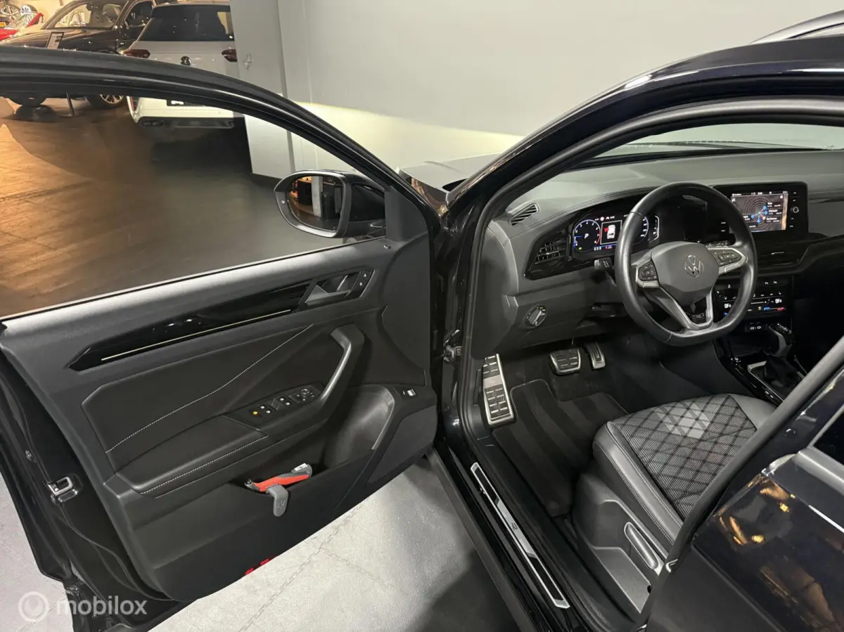 1.5 TSI DSG R-LINE | PANO | TREKH. | BLACK