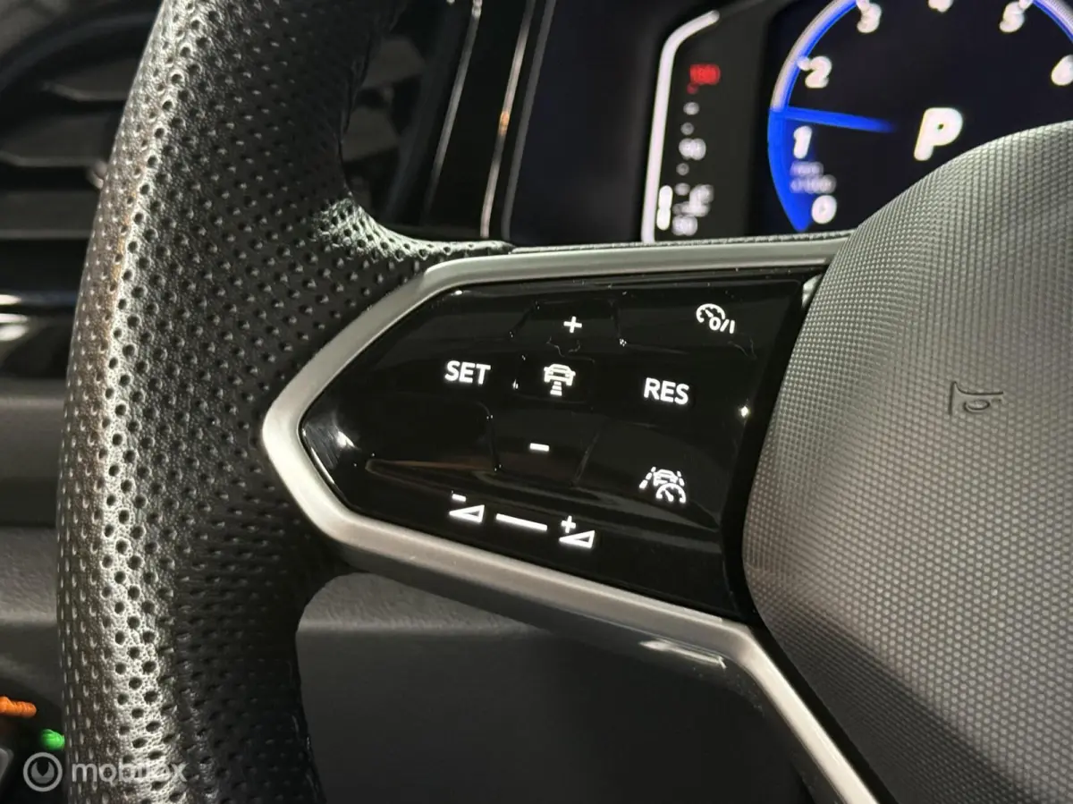 1.5 TSI DSG R-LINE | PANO | ACC | BEATS