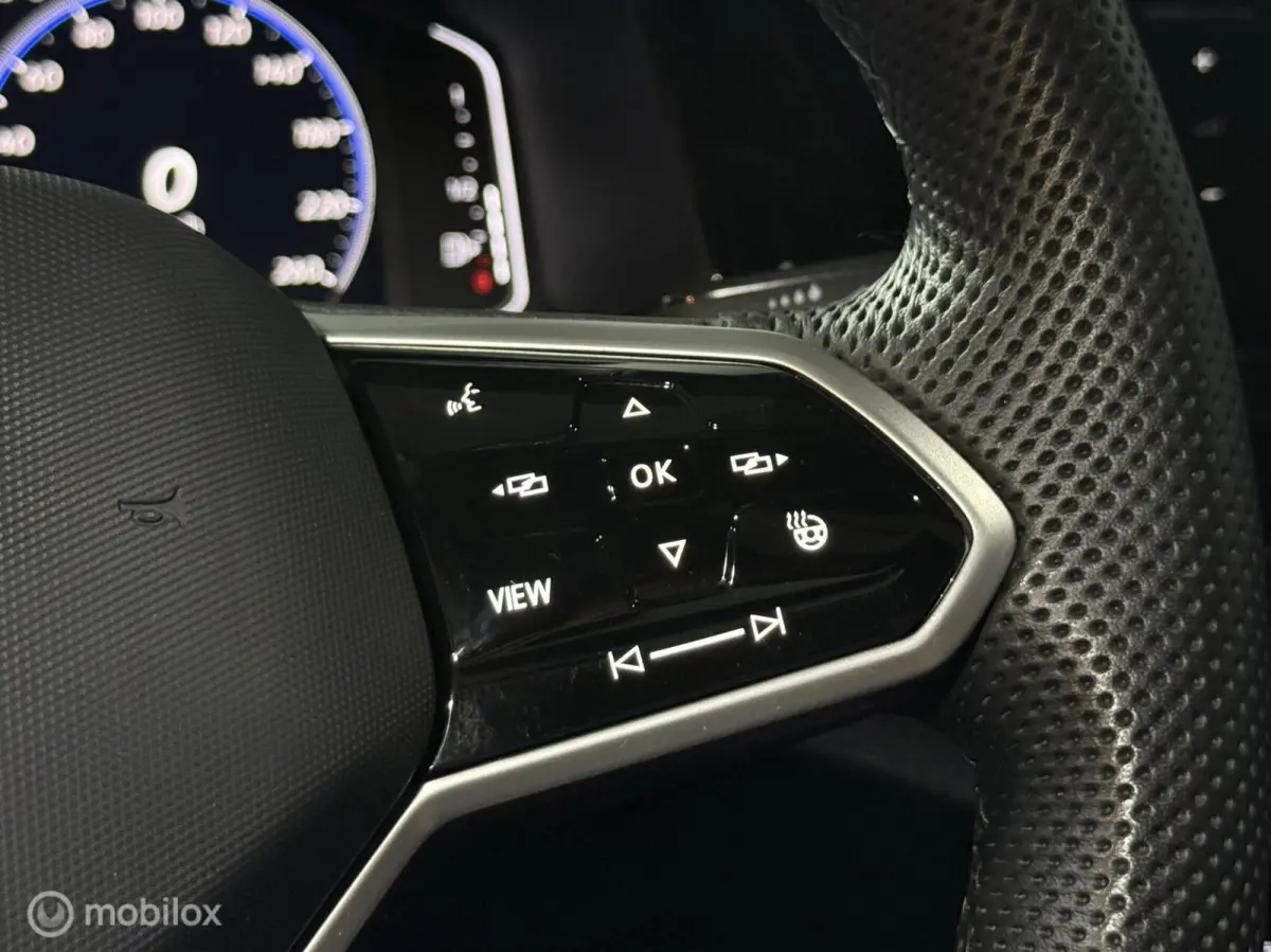 1.5 TSI DSG R-LINE | PANO | ACC | BEATS