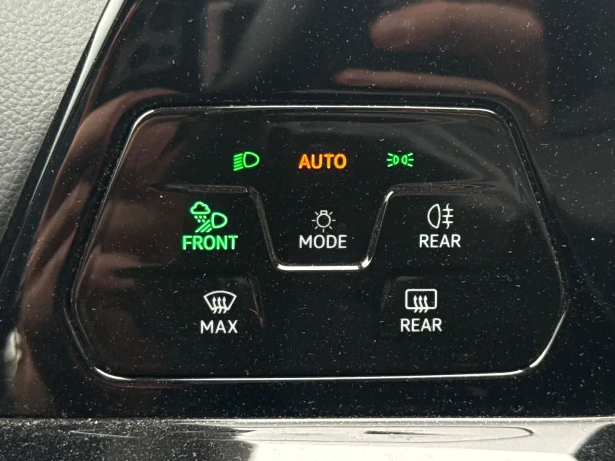 1.4 TSI eHybrid 204PK DSG STYLE ALCANTARA/NAVI/CARPLAY