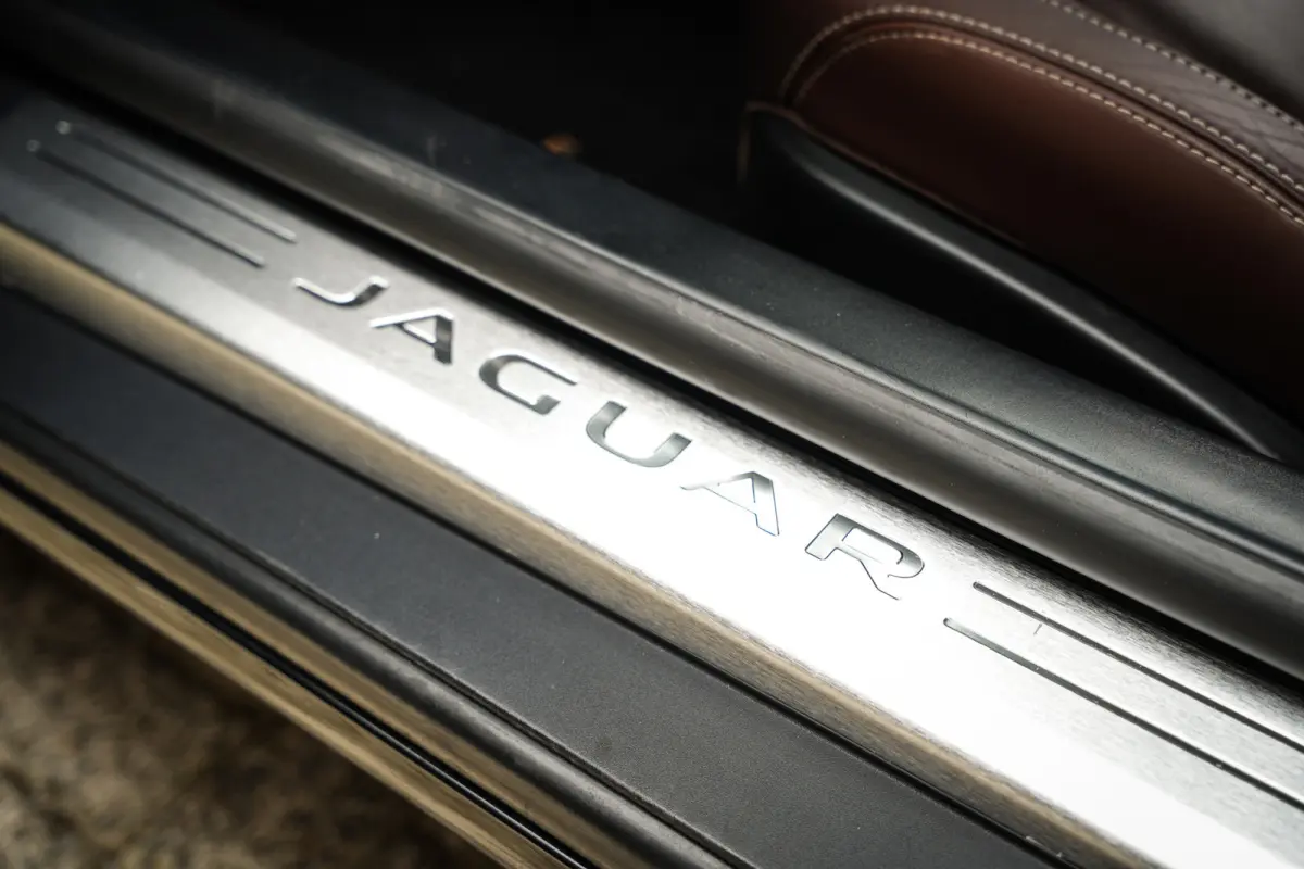 3.0 V6 | 100% JAGUAR SERVICE FILE | SPORTSTOELEN | CLIMA | LEDER | NAVI | CAMERA |