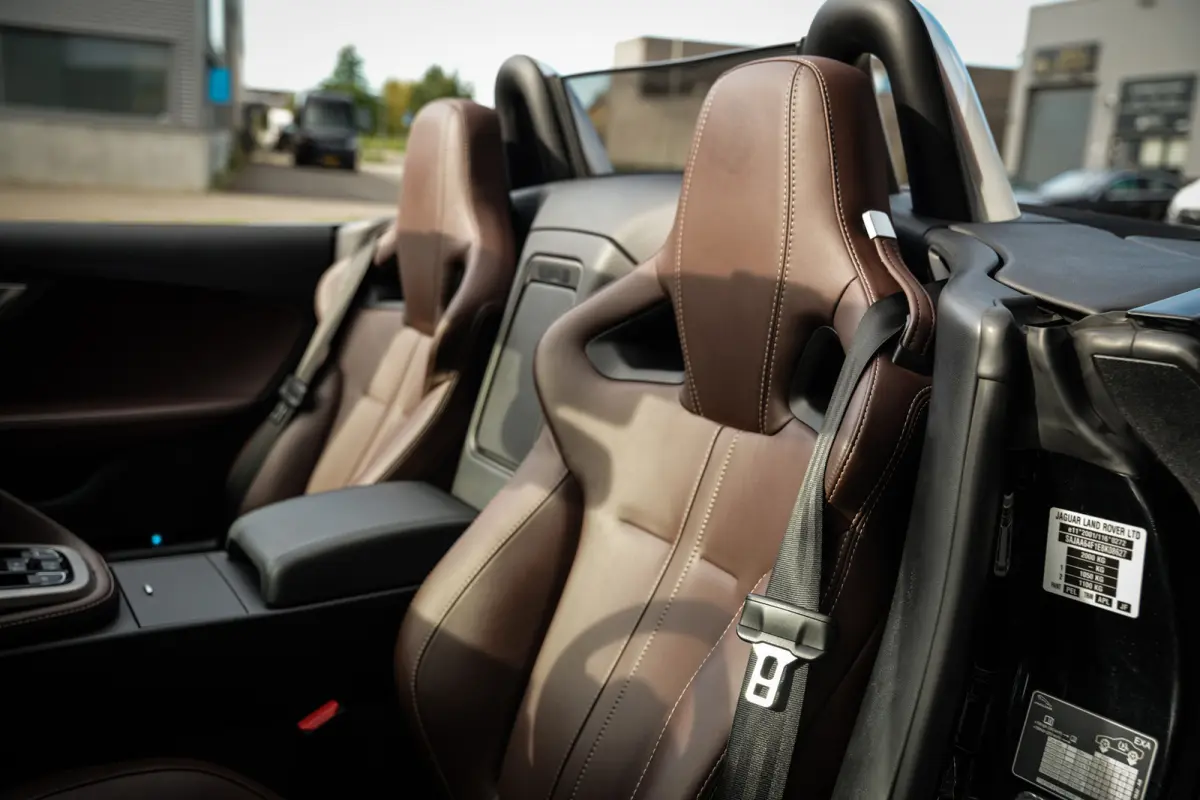 3.0 V6 | 100% JAGUAR SERVICE FILE | SPORTSTOELEN | CLIMA | LEDER | NAVI | CAMERA |