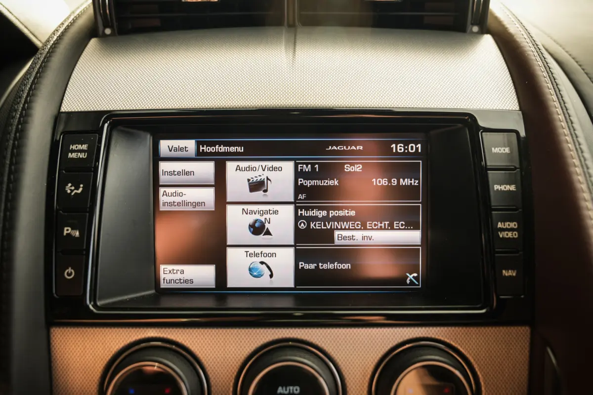 3.0 V6 | 100% JAGUAR SERVICE FILE | SPORTSTOELEN | CLIMA | LEDER | NAVI | CAMERA |