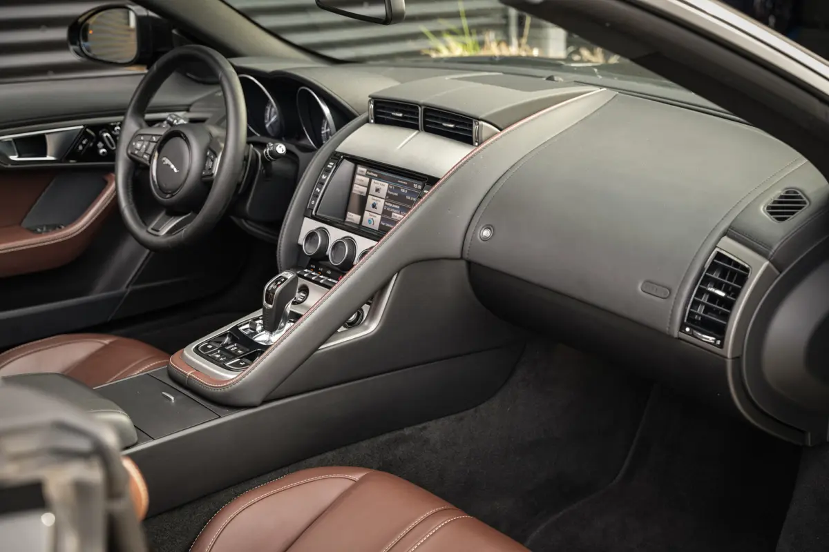 3.0 V6 | 100% JAGUAR SERVICE FILE | SPORTSTOELEN | CLIMA | LEDER | NAVI | CAMERA |