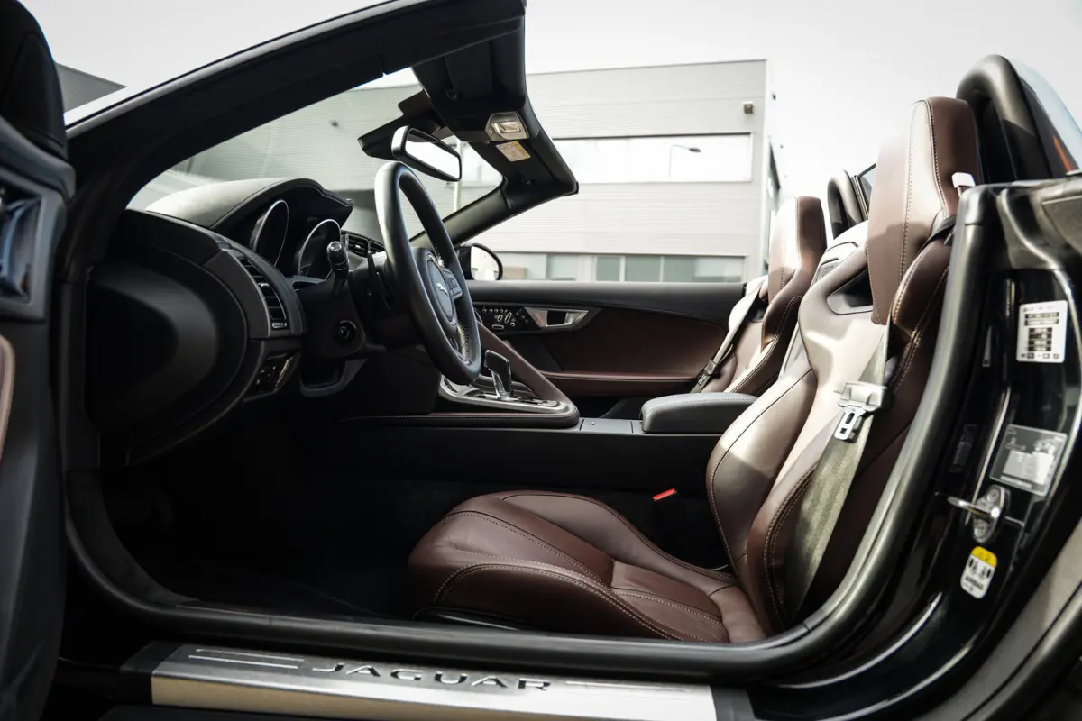 3.0 V6 | 100% JAGUAR SERVICE FILE | SPORTSTOELEN | CLIMA | LEDER | NAVI | CAMERA |