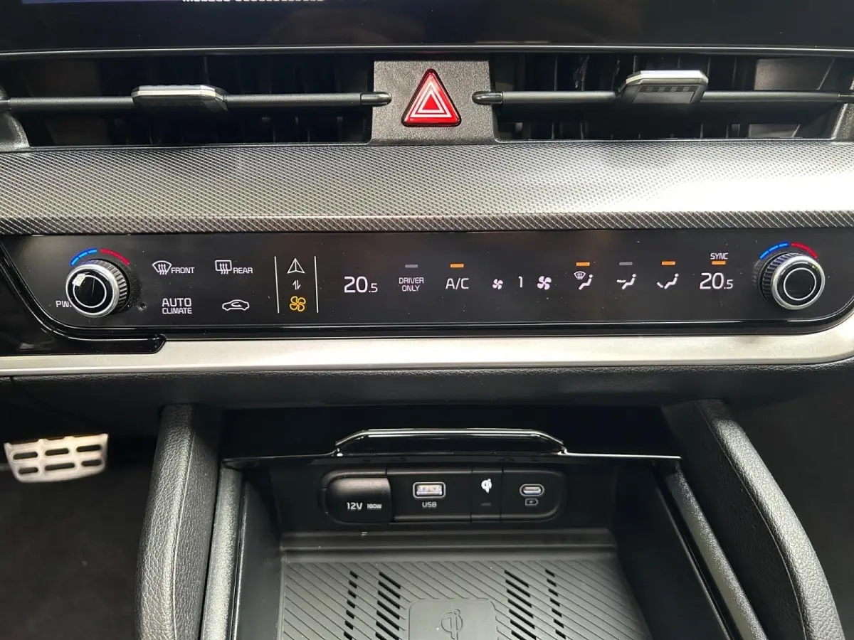 1.6 T-GDi Plug-in Hybrid AWD GT-PlusLine | Elektrisch Bedienbare Trekhaak 13-Polig | All-Seasonbanden | Black Pack | Elektrisch Bedienbaar Schuif / Kanteldak | Licht + Regensensor | Stoelver
