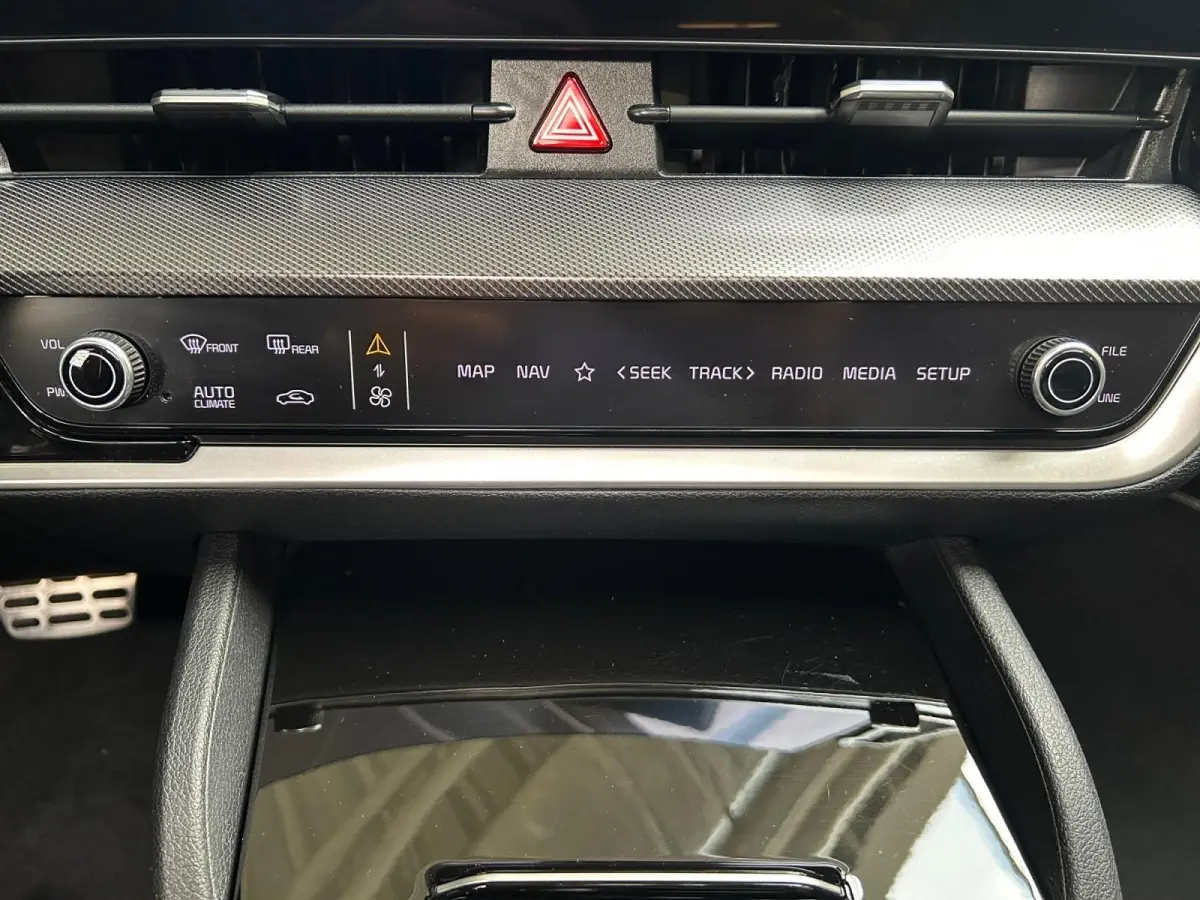 1.6 T-GDi Plug-in Hybrid AWD GT-PlusLine | Elektrisch Bedienbare Trekhaak 13-Polig | All-Seasonbanden | Black Pack | Elektrisch Bedienbaar Schuif / Kanteldak | Licht + Regensensor | Stoelver