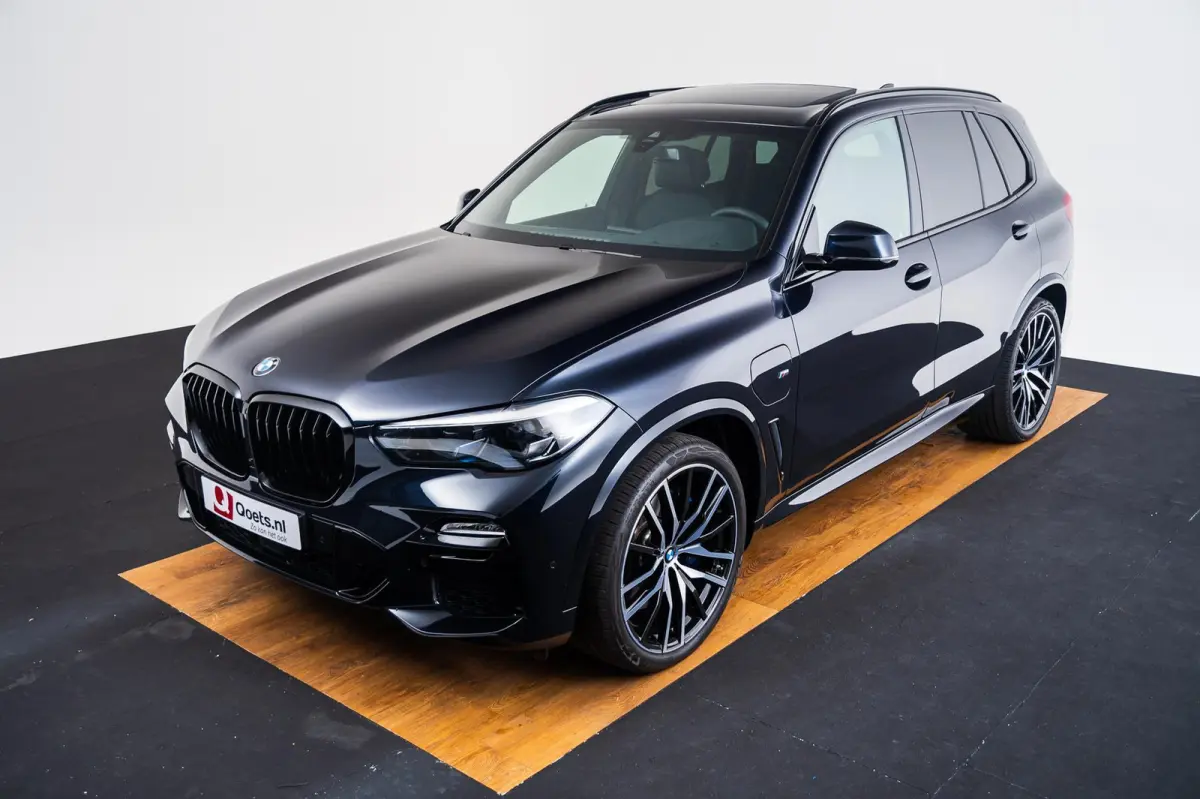 xDrive45e High Executive M Sport - Head-Up Display - Lederen Bekleding - Schuif-/Kanteldak - Active Cruise Control ( ACC ) - BMW Live Cockpit Professional - Comfort Access - 22" - Soft-Close