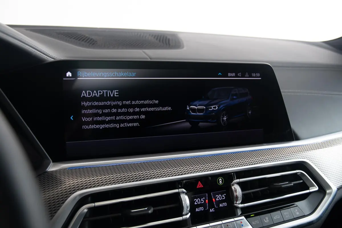 xDrive45e High Executive M Sport - Head-Up Display - Lederen Bekleding - Schuif-/Kanteldak - Active Cruise Control ( ACC ) - BMW Live Cockpit Professional - Comfort Access - 22" - Soft-Close