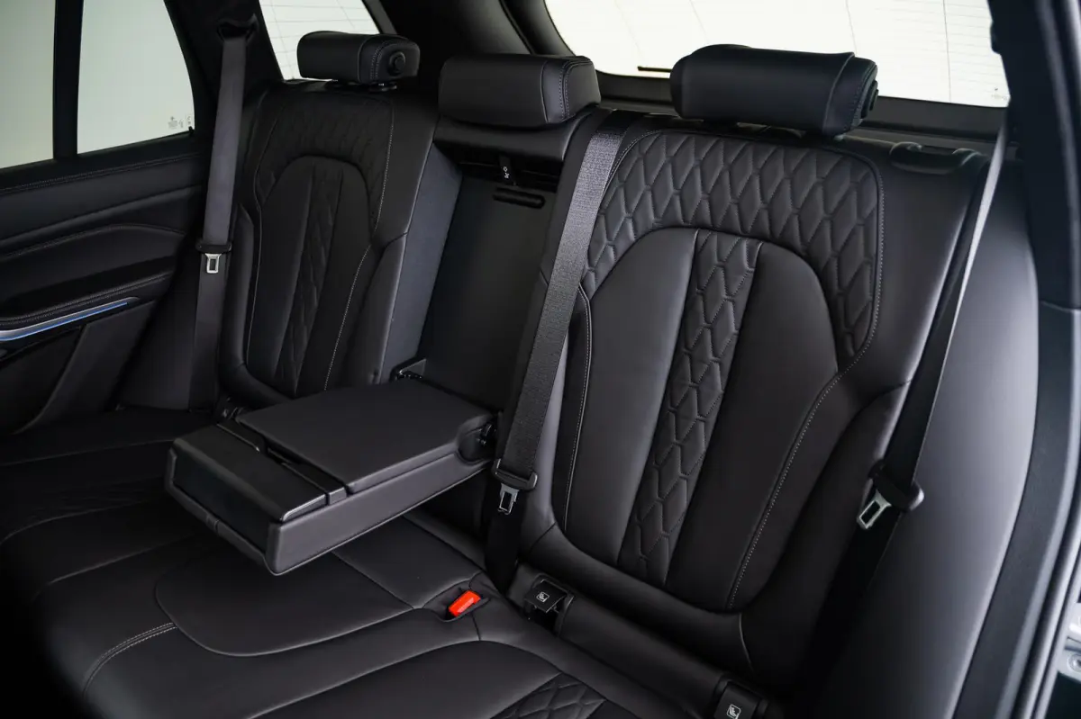 xDrive45e High Executive M Sport - Head-Up Display - Lederen Bekleding - Schuif-/Kanteldak - Active Cruise Control ( ACC ) - BMW Live Cockpit Professional - Comfort Access - 22" - Soft-Close