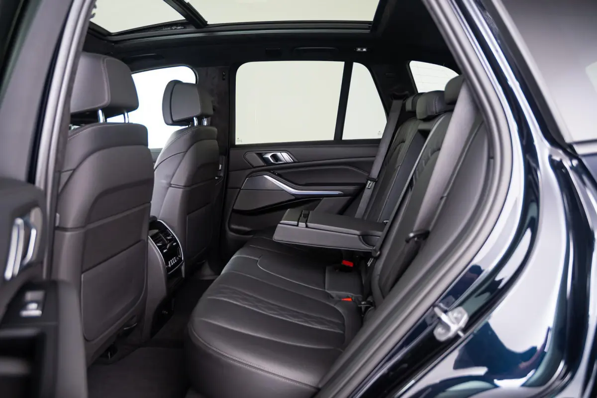 xDrive45e High Executive M Sport - Head-Up Display - Lederen Bekleding - Schuif-/Kanteldak - Active Cruise Control ( ACC ) - BMW Live Cockpit Professional - Comfort Access - 22" - Soft-Close
