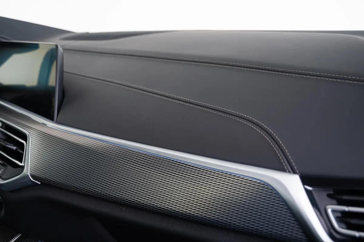 xDrive45e High Executive M Sport - Head-Up Display - Lederen Bekleding - Schuif-/Kanteldak - Active Cruise Control ( ACC ) - BMW Live Cockpit Professional - Comfort Access - 22" - Soft-Close