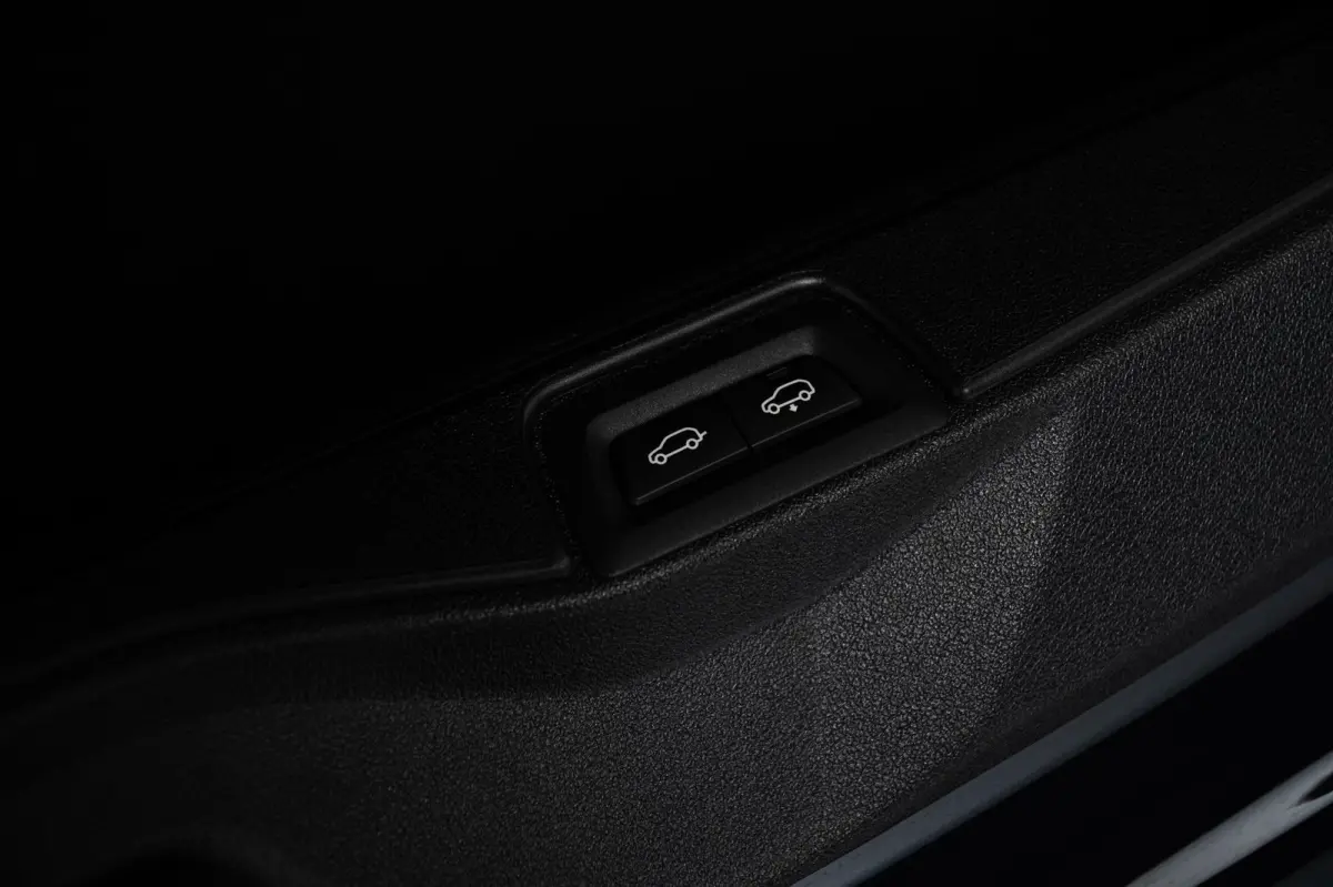 xDrive45e High Executive M Sport - Head-Up Display - Lederen Bekleding - Schuif-/Kanteldak - Active Cruise Control ( ACC ) - BMW Live Cockpit Professional - Comfort Access - 22" - Soft-Close