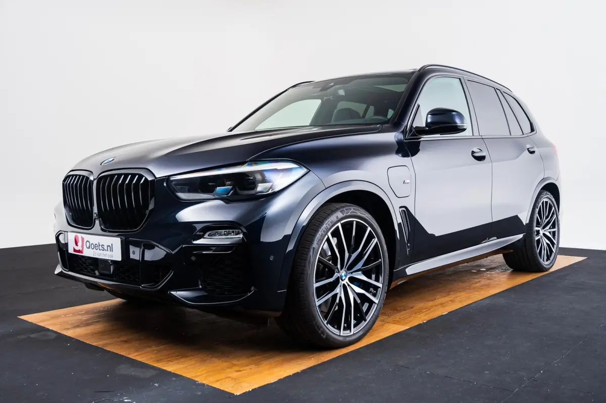 xDrive45e High Executive M Sport - Head-Up Display - Lederen Bekleding - Schuif-/Kanteldak - Active Cruise Control ( ACC ) - BMW Live Cockpit Professional - Comfort Access - 22" - Soft-Close