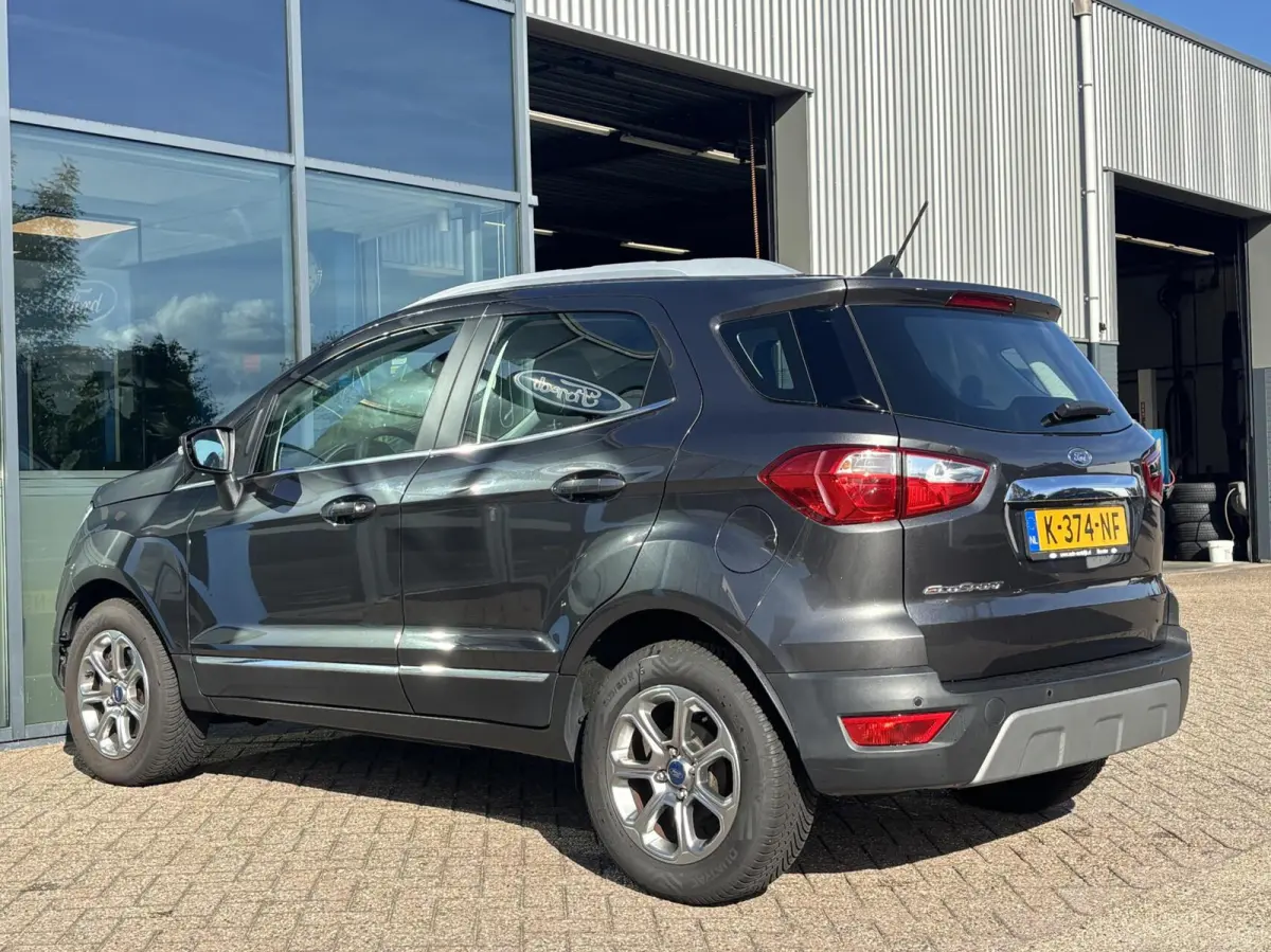 1.0 EcoBoost Titanium 125PK Cruise Navi Climate Parkeersensoren Achter All Season Banden *Leuk*
