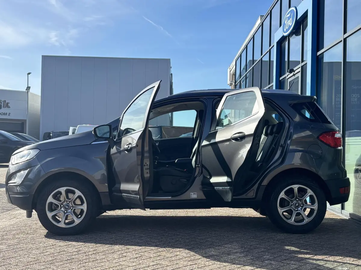 1.0 EcoBoost Titanium 125PK Cruise Navi Climate Parkeersensoren Achter All Season Banden *Leuk*