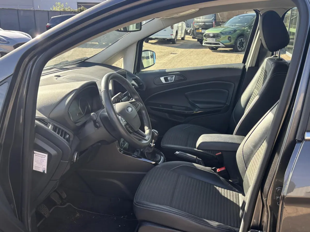 1.0 EcoBoost Titanium 125PK Cruise Navi Climate Parkeersensoren Achter All Season Banden *Leuk*