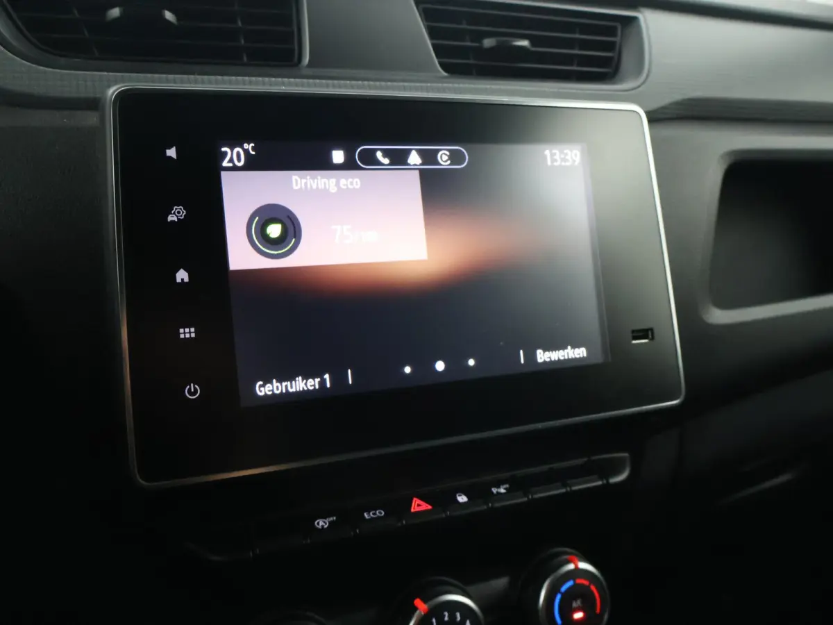 1.5 dCi 75 COMFORT EXTRA*1e EIG*+ CAMERA | CARPLAY | DAB | DODEHOEK | NAVIGATIE