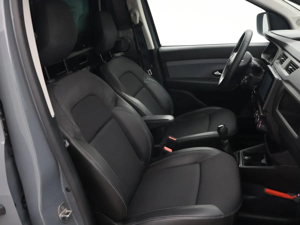 1.5 dCi 75 COMFORT EXTRA*1e EIG*+ CAMERA | CARPLAY | DAB | DODEHOEK | NAVIGATIE