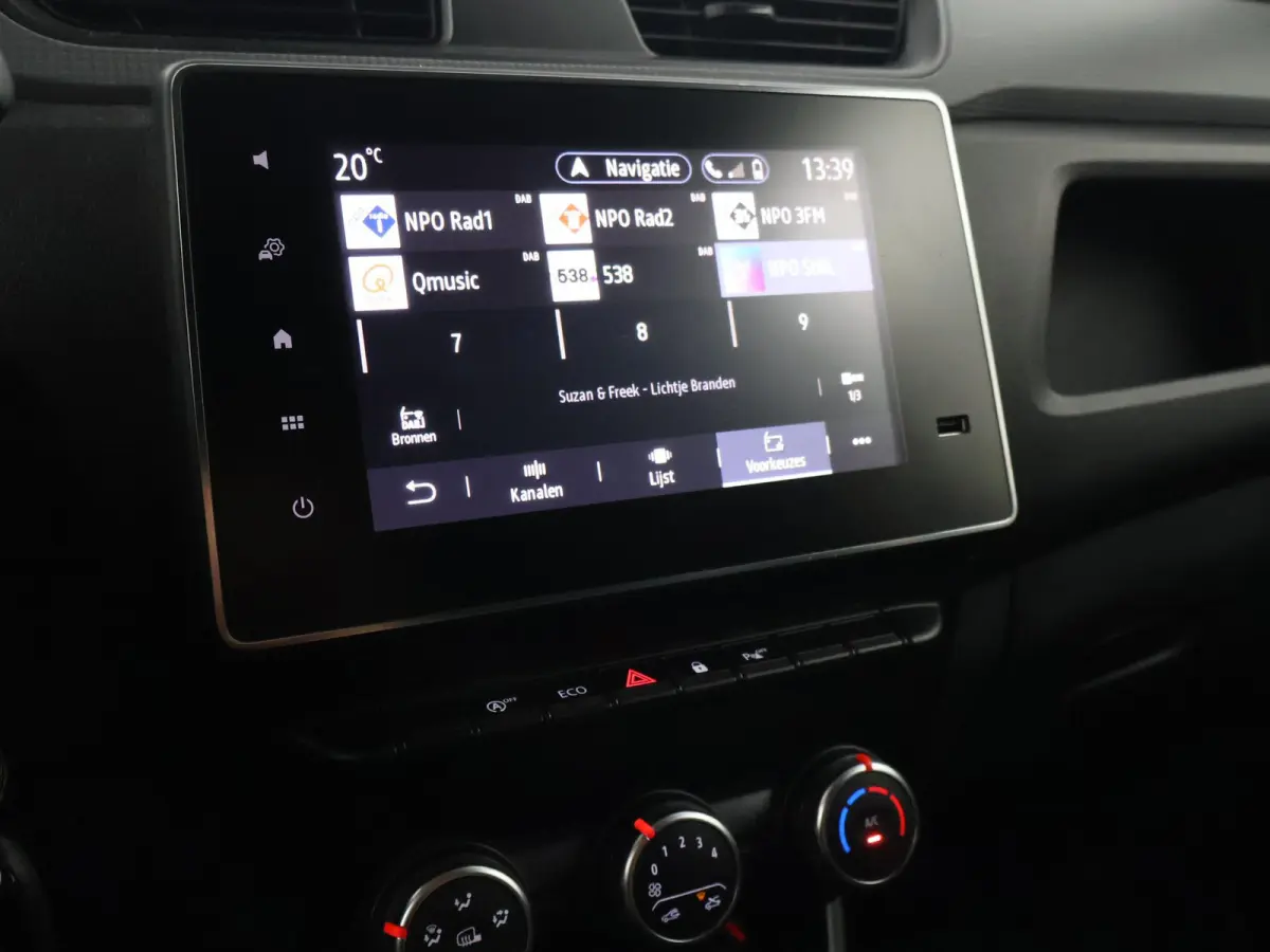 1.5 dCi 75 COMFORT EXTRA*1e EIG*+ CAMERA | CARPLAY | DAB | DODEHOEK | NAVIGATIE