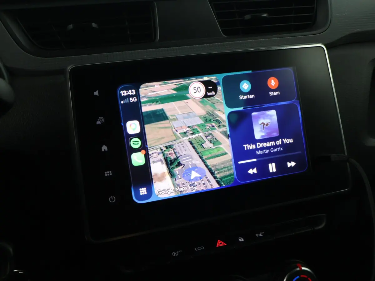 1.5 dCi 75 COMFORT EXTRA*1e EIG*+ CAMERA | CARPLAY | DAB | DODEHOEK | NAVIGATIE