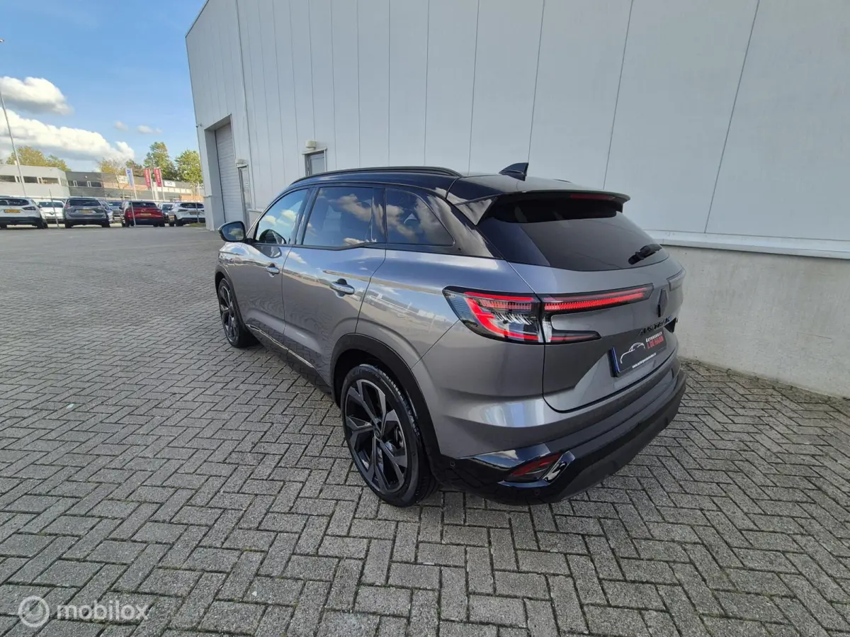 1.2 E-Tech full hybrid 200 Iconic Alpine