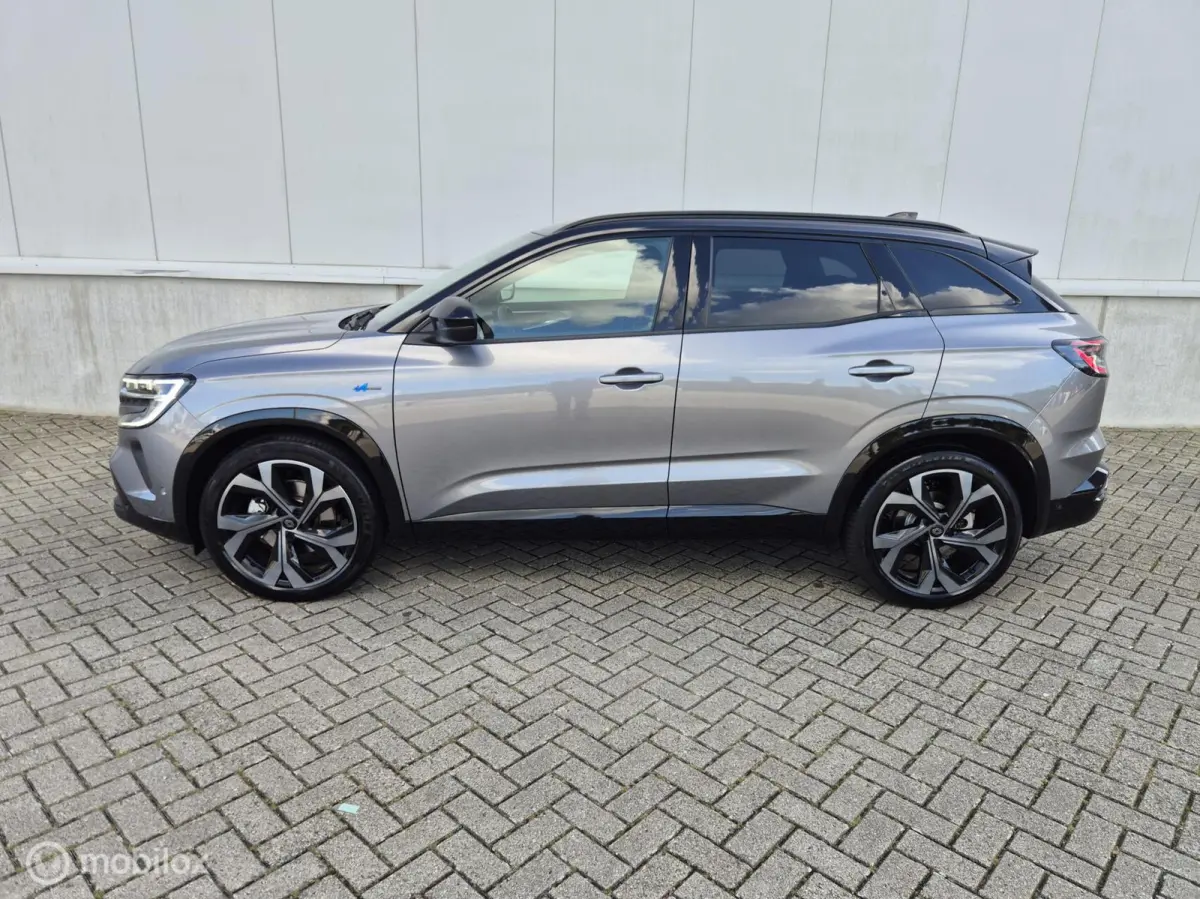 1.2 E-Tech full hybrid 200 Iconic Alpine