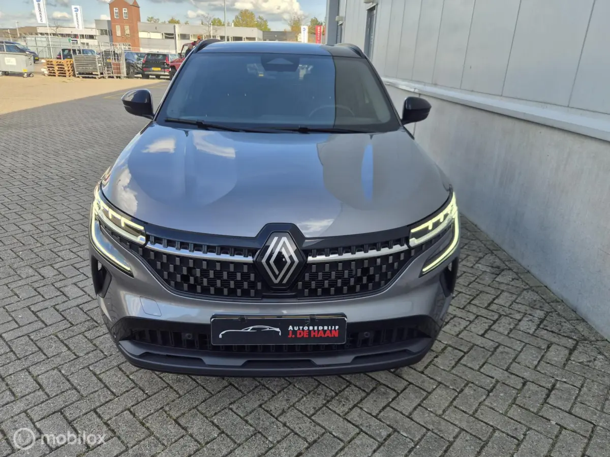 1.2 E-Tech full hybrid 200 Iconic Alpine
