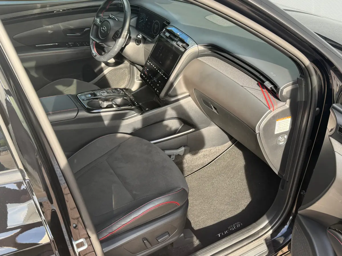 1.6 T-GDI PHEV N Line Sky 4WD / Panoramadak / 360° camera / Adaptive cruise control / Stoelventilatie / Stoelverwarming voor + achter / Stuurwielverwarming / Elektrisch verstelbare voorstoe