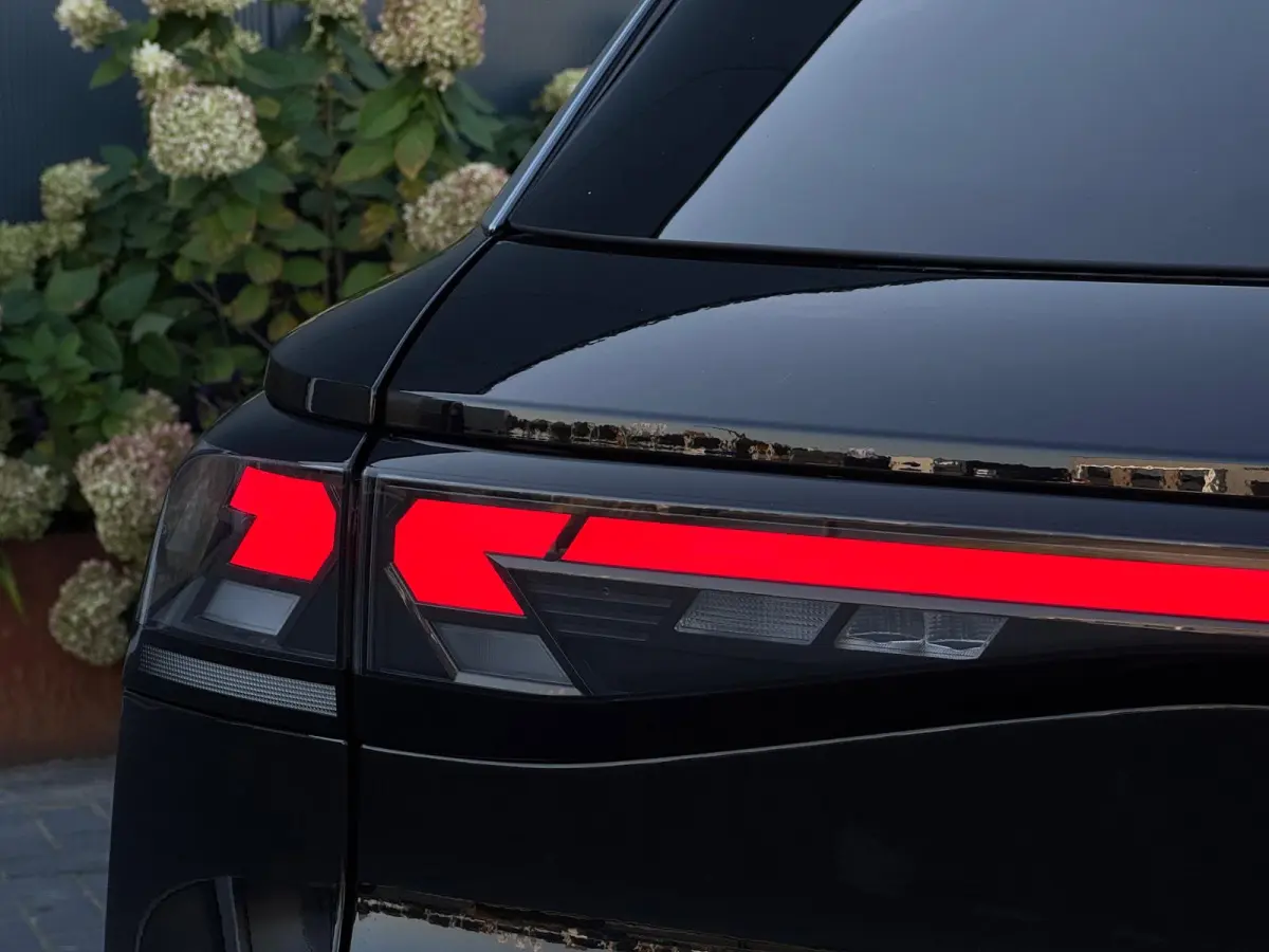 1.5 eTsi 3x R-Line M26 NAVI|LEDER|IQ LIGHT|LED|CAMERA