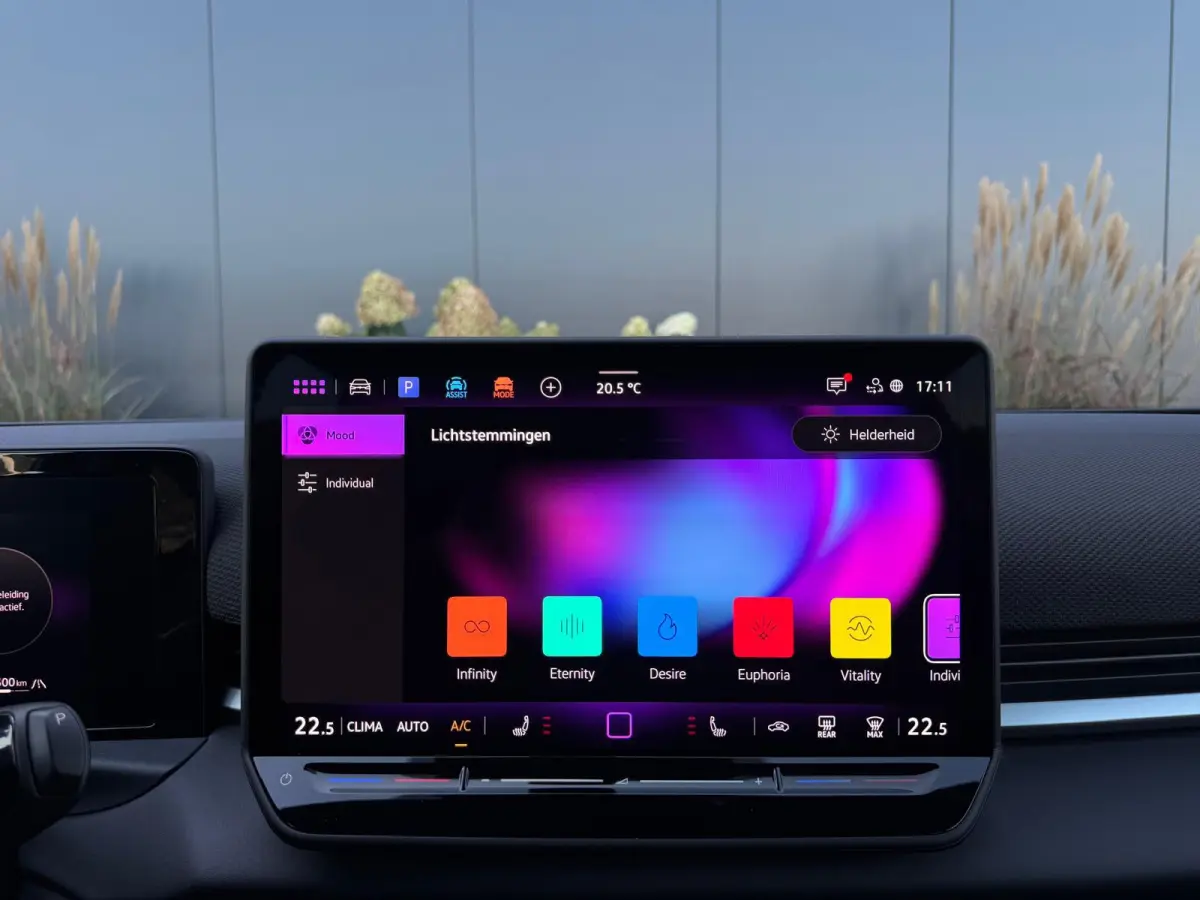 1.5 eTsi 3x R-Line M26 NAVI|LEDER|IQ LIGHT|LED|CAMERA