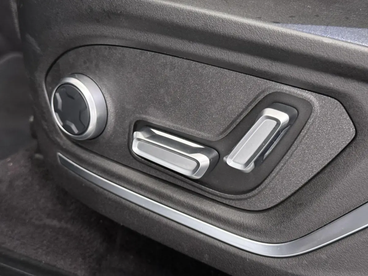 1.5 APPLE CARPLAY/ANDROID AUTO | PANORAMADAK | ELEKTRISCHE ACHTERKLEP | STOEL VERWARMING | MEMORY SEATS |