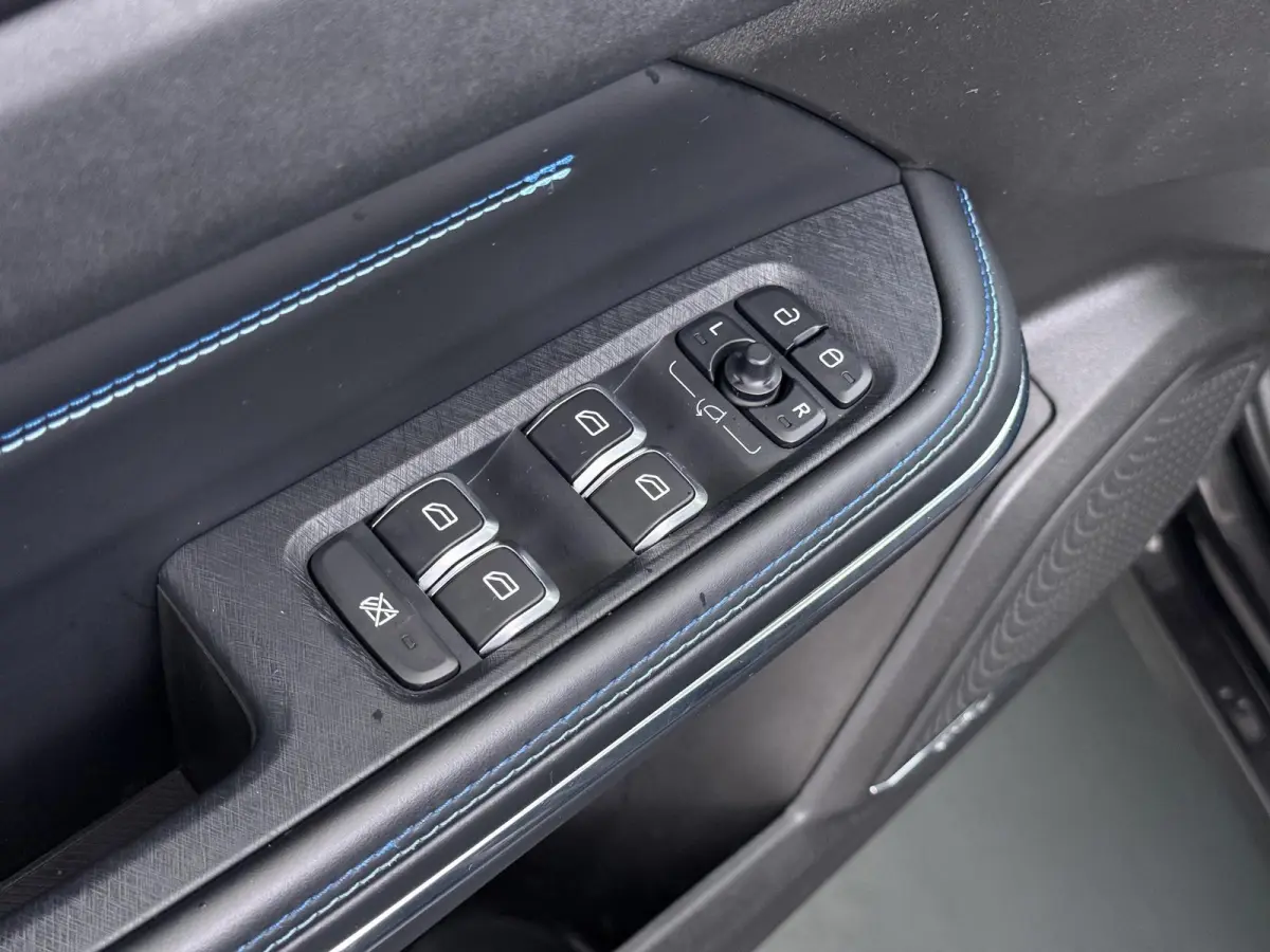 1.5 APPLE CARPLAY/ANDROID AUTO | PANORAMADAK | ELEKTRISCHE ACHTERKLEP | STOEL VERWARMING | MEMORY SEATS |