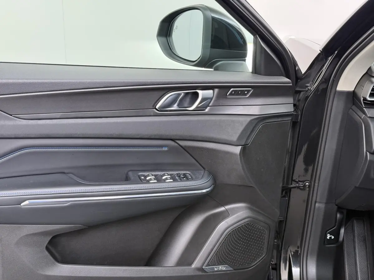 1.5 APPLE CARPLAY/ANDROID AUTO | PANORAMADAK | ELEKTRISCHE ACHTERKLEP | STOEL VERWARMING | MEMORY SEATS |