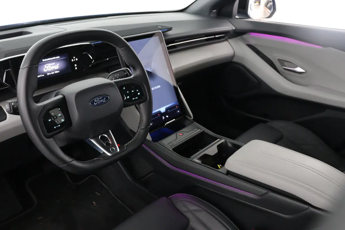 Premium Extended Range AWD 79 kWh | SOH 96% | Stuur/stoel Verwarming | 360 Camera | Adaptieve Cruise | Elektr trekhaak | Massage Zetels | Warmtepomp | Panoramadak