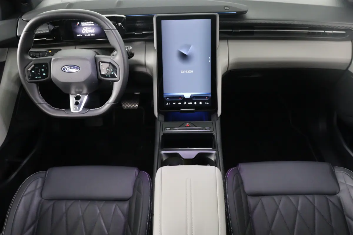 Premium Extended Range AWD 79 kWh | SOH 96% | Stuur/stoel Verwarming | 360 Camera | Adaptieve Cruise | Elektr trekhaak | Massage Zetels | Warmtepomp | Panoramadak