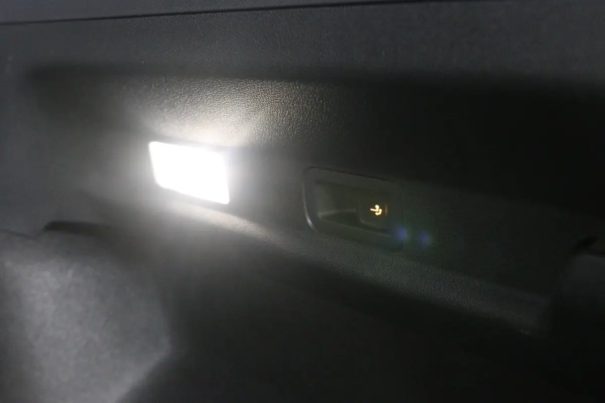 Premium Extended Range AWD 79 kWh | SOH 96% | Stuur/stoel Verwarming | 360 Camera | Adaptieve Cruise | Elektr trekhaak | Massage Zetels | Warmtepomp | Panoramadak