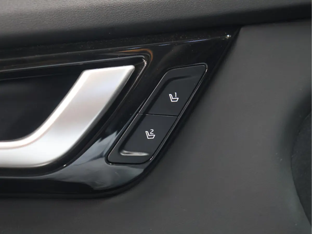 Plus 77.4 kWh [TREKHAAK, APPLE CARPLAY, ANDROID, STOELVERWARMING, MERIDIAN SURROUND SOUND, MEMORY SEATS, CAMERA, PDC V+A, NAVIGATIE, LED, LEDER, CLIMATE CONTROL, BLUETOOTH, NIEUWSTAAT}