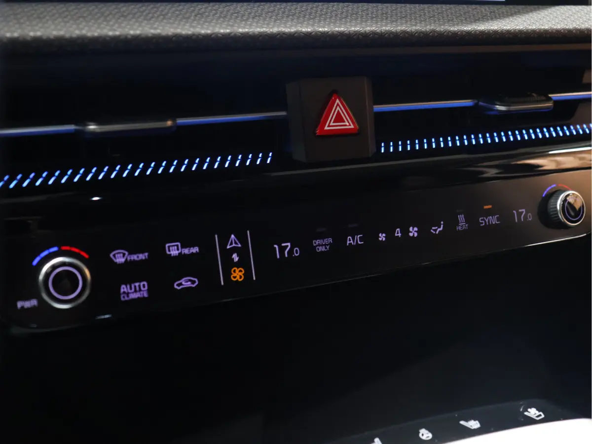 Plus 77.4 kWh [TREKHAAK, APPLE CARPLAY, ANDROID, STOELVERWARMING, MERIDIAN SURROUND SOUND, MEMORY SEATS, CAMERA, PDC V+A, NAVIGATIE, LED, LEDER, CLIMATE CONTROL, BLUETOOTH, NIEUWSTAAT}
