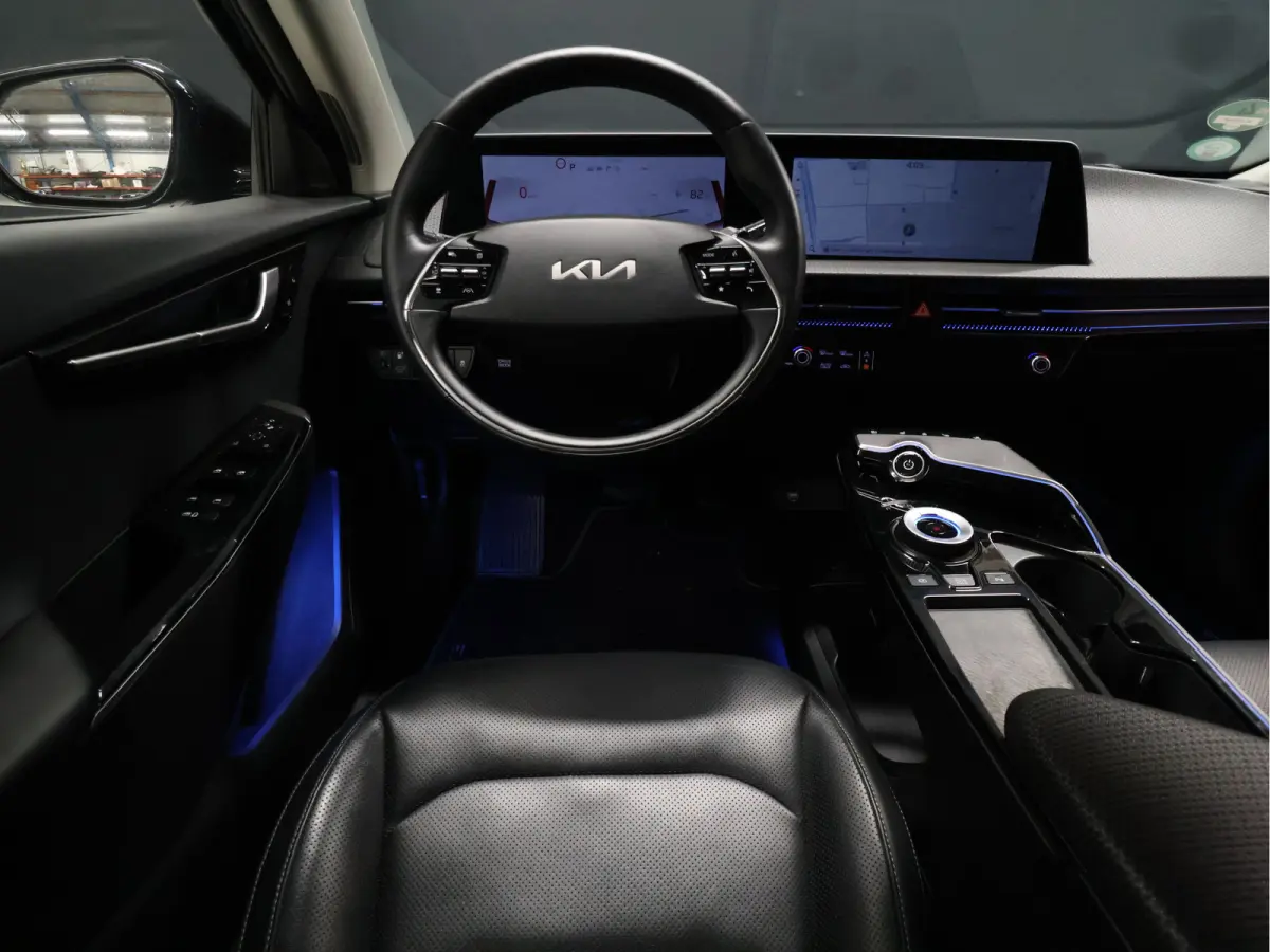 Plus 77.4 kWh [TREKHAAK, APPLE CARPLAY, ANDROID, STOELVERWARMING, MERIDIAN SURROUND SOUND, MEMORY SEATS, CAMERA, PDC V+A, NAVIGATIE, LED, LEDER, CLIMATE CONTROL, BLUETOOTH, NIEUWSTAAT}