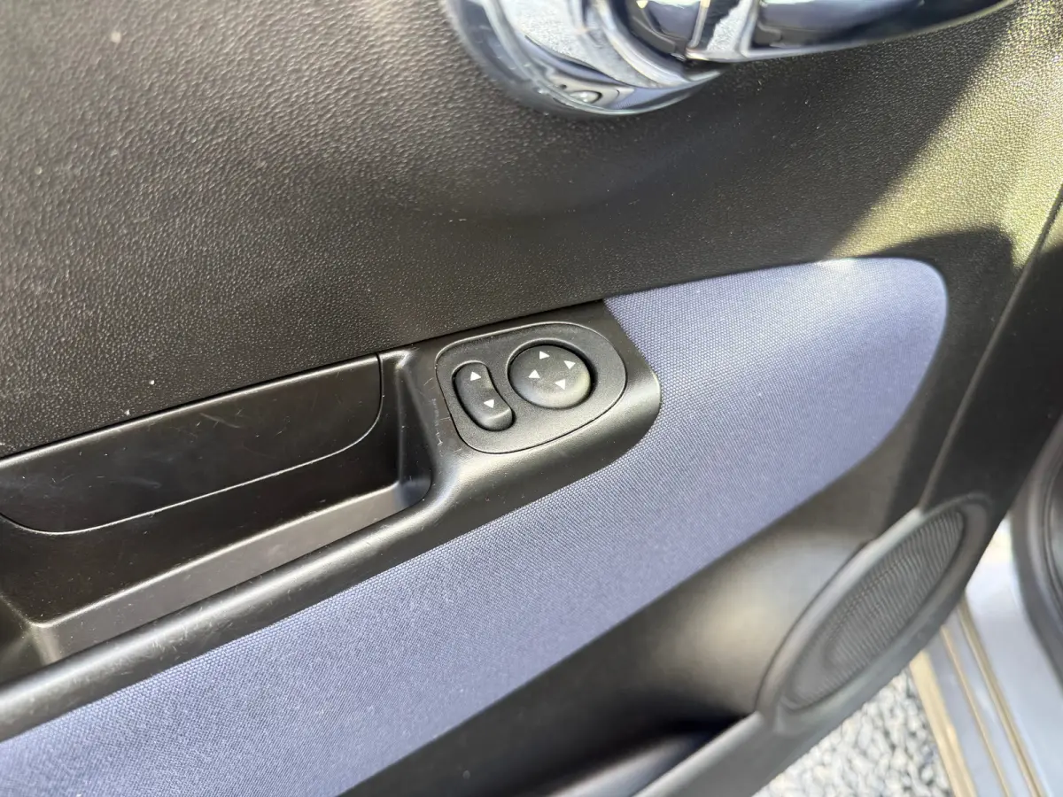 1.0 Hybrid Cult | AIRCO| BLUETOOTH| DAB| NAVIGATIE| CRUISE CONTROL