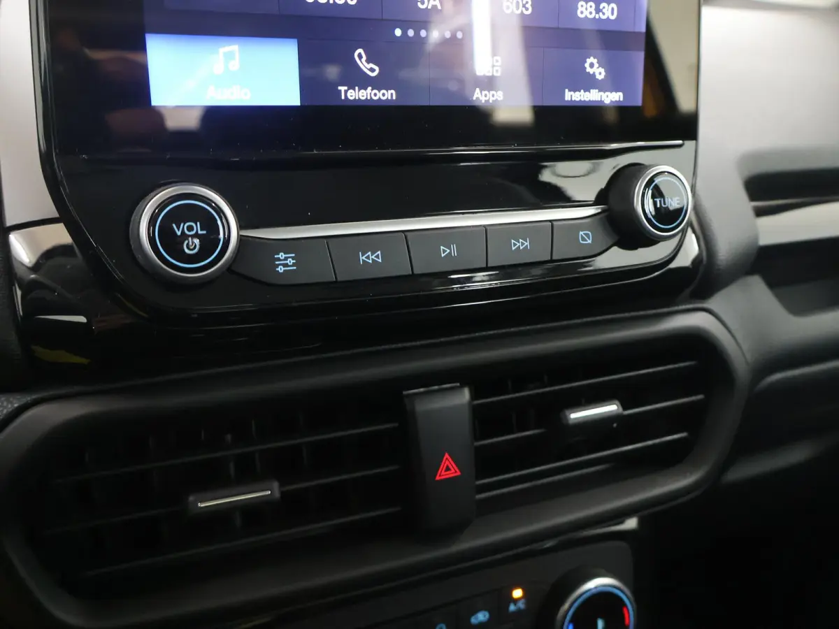 1.0 EcoBoost Titanium | Trekhaak | Cruise Control | Climate Control | Apple Carplay / Android Auto |